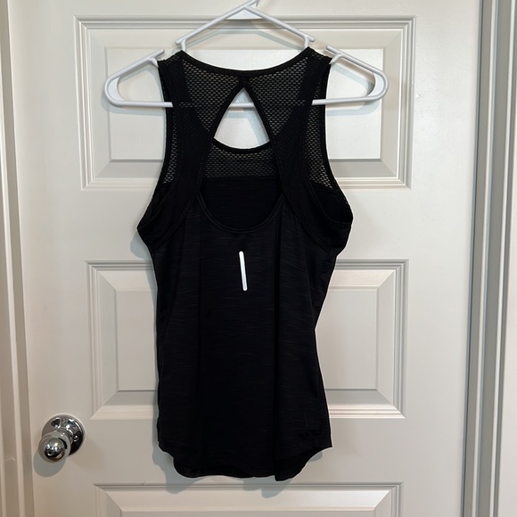 ❌SOLD❌ Reebok Tank Top - Picture 2 of 4